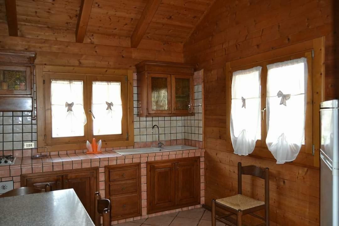 Chalet L Oasi Di Ambra 8 Posti Letto Con Uso Piscina Ardea Kültér fotó